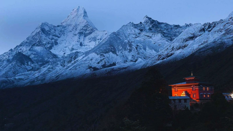 Nepal, tradición y montañas